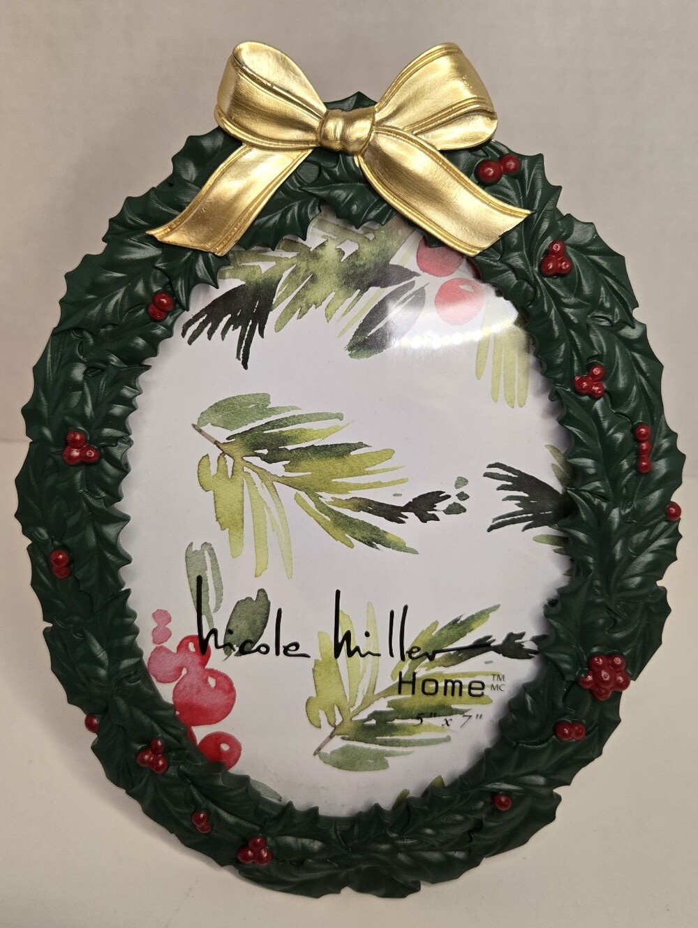 Nicole Miller Home Festive Christmas Wreath Oval Frame 5x7 Gold Bow Red Berries